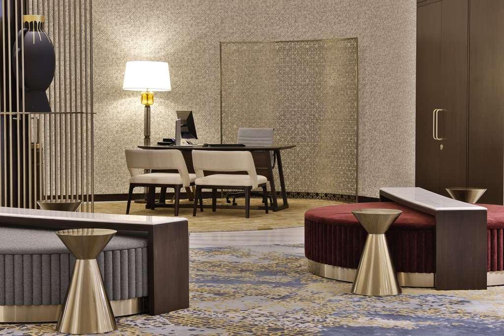 Embassy Suites By Hilton Dubai Business Bay Beltér fotó